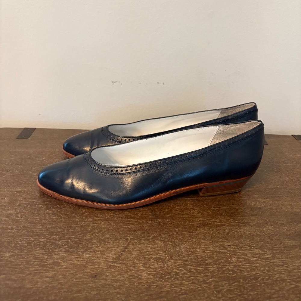 Vintage GH Bass & Co Navy Blue Leather Brogue Wedge Pumps Made Italy Womens 10N